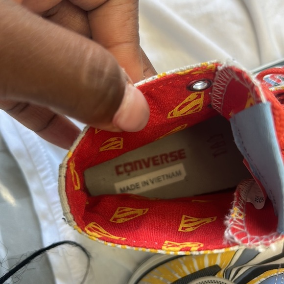 Converse Rare Flash Collectors Find For A True DC Comic superman - Picture 7 of 9